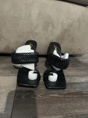 Lola Shoetique Kids Black Braided Strap Slide Sandals